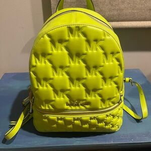 listing-status-banner